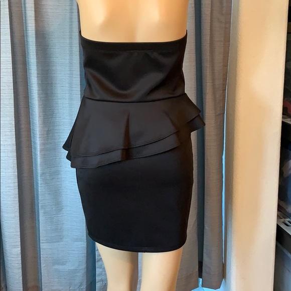 Black Asymmetrical ruffle dress - Picture 4 of 5